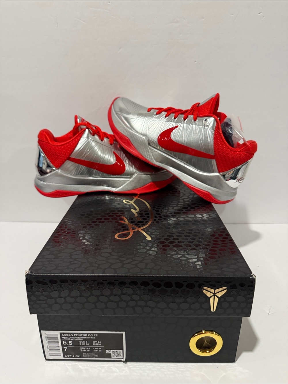 Kobe 5 Protro x Caitlin Clark’ Rookie of the Year' Sz: 5.5 / 8.5 (IV2712-001)